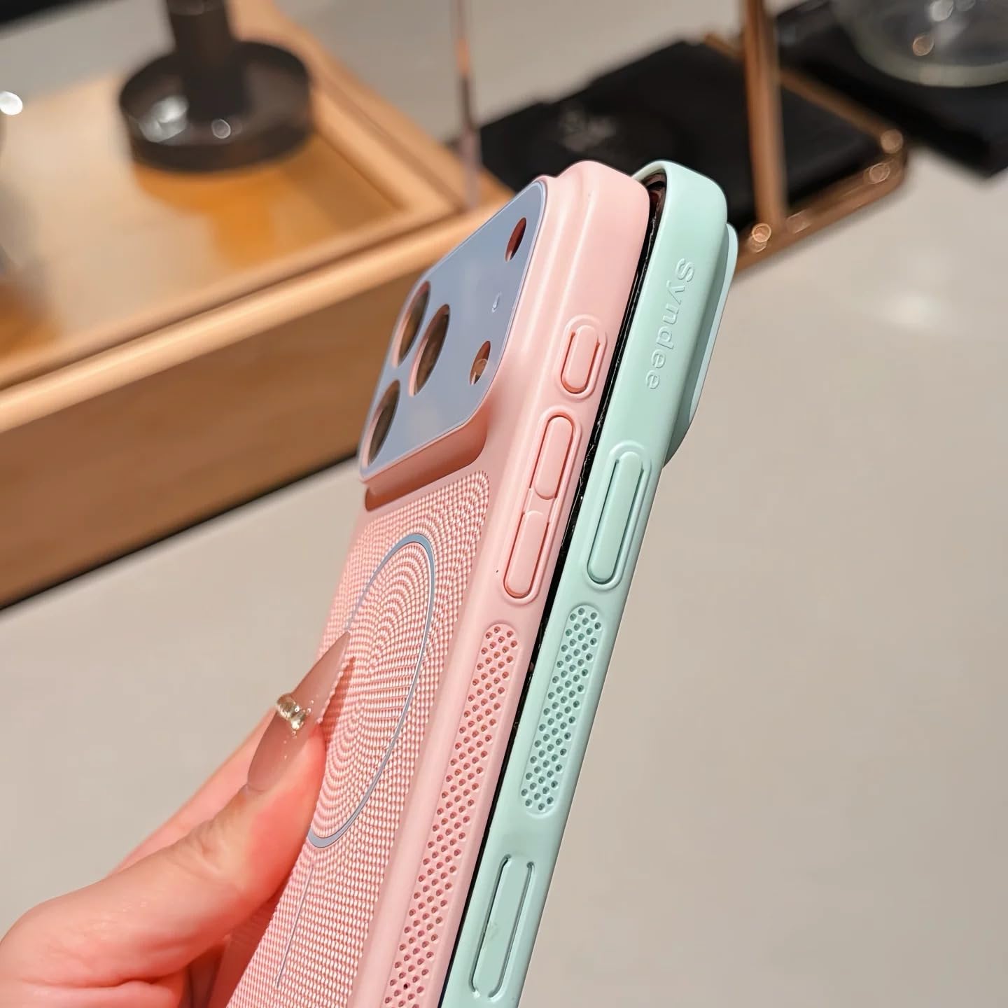 Amazon.co.jp: RNOZX For iPhone 15 Pro Max用 高級メッシュ放熱